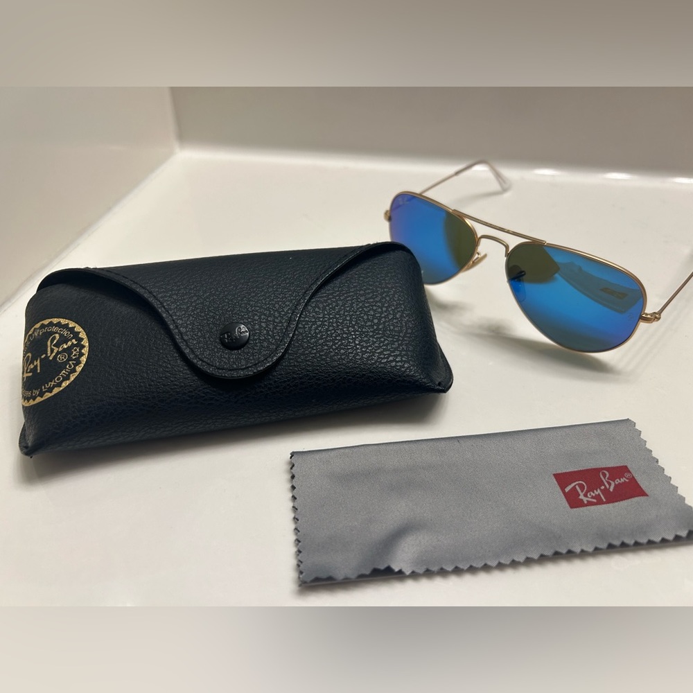 Blue Ray Ban Aviator Sunglasses